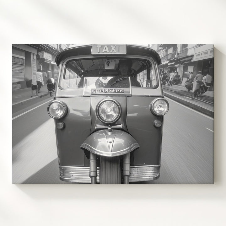 Dynamic Tuk-Tuk Taxi Canvas – Black & White Urban Motion Photography - Gifitto