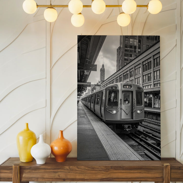 Subway Train Motion Canvas – Black and White Urban Scene with Blurred Movement - Gifitto
