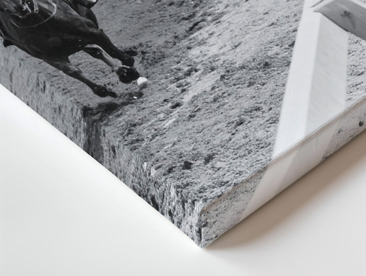 Vintage Velocity Canvas – Black & White Jockey & Racehorse Photography - Gifitto