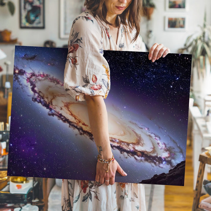 Sombrero Galaxy Canvas – Luminous Edge-On View with Dust Ring Halo - Gifitto
