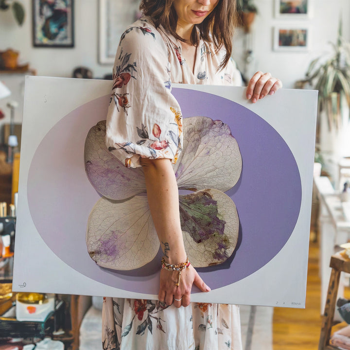 Pressed Hydrangea Oval Canvas – Minimalist Botanical Memory Art - Gifitto
