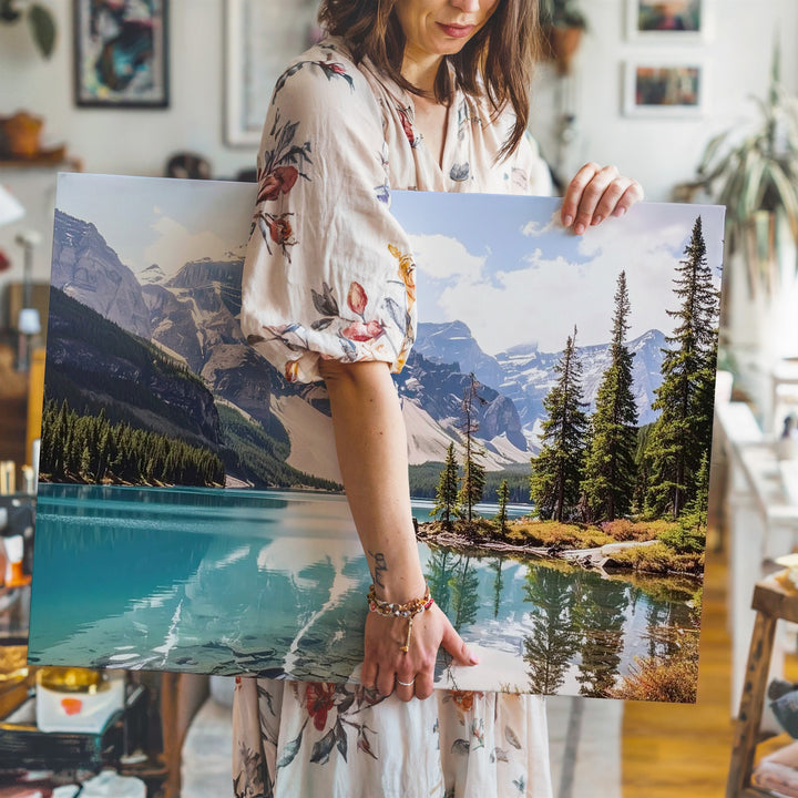 Mirror Island Lake Canvas – Tranquil Alpine Scene with Turquoise Water & Mountains - Gifitto