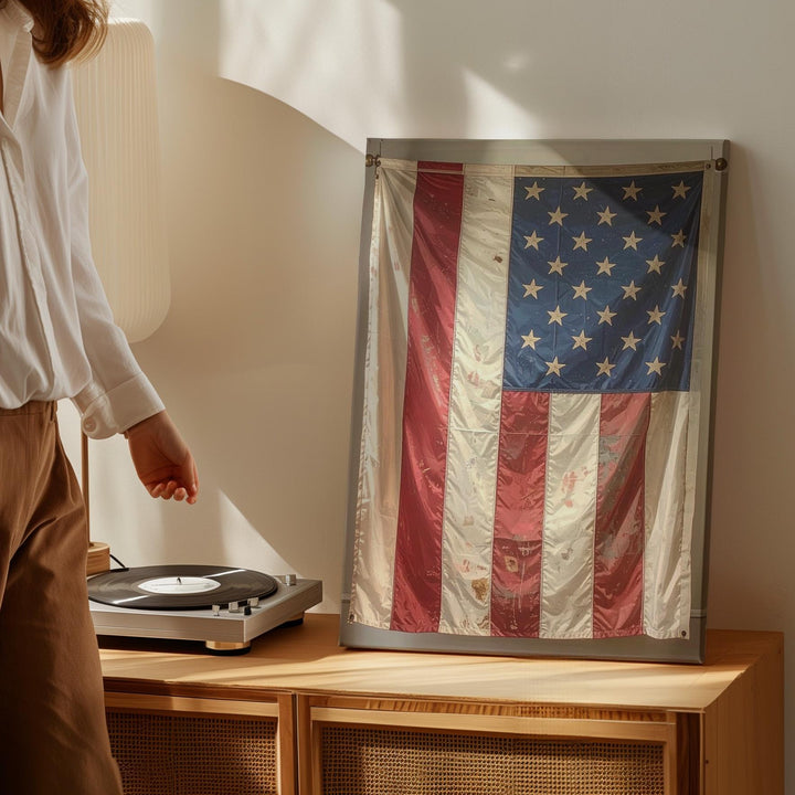 13-Star Vintage Flag Canvas – Rustic Historical American Wall Art - Gifitto